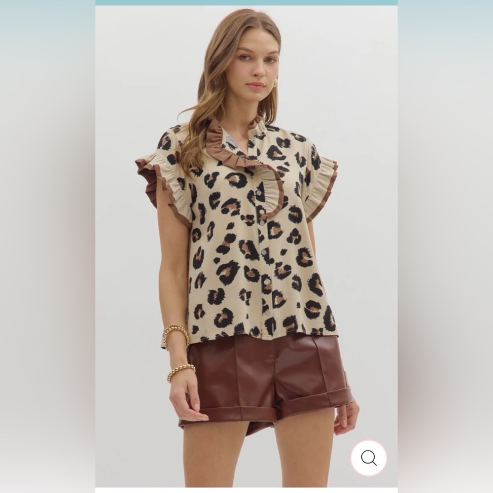 Entro NWT Leopard Print Ruffle Sleeve Top Small